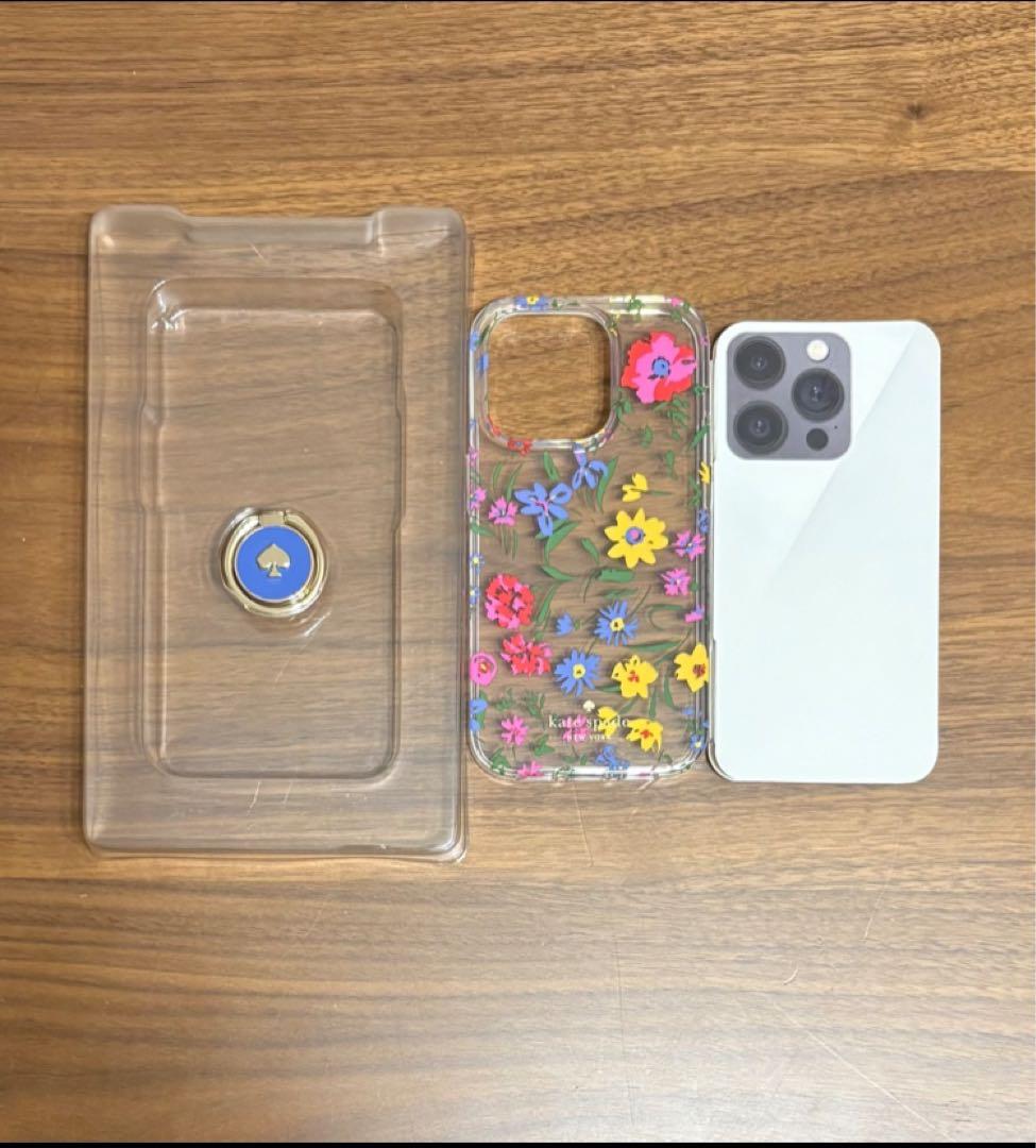 特価☘️ケイトスペードiPhone14Pro対応ケーススマホリング付クリームマルチ