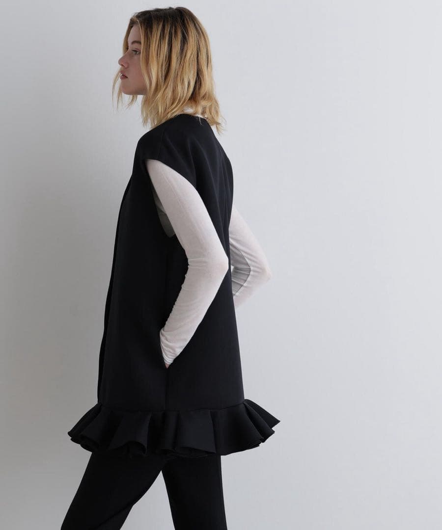 今期 新品 LE PHIL ルフィル トリプルクロスペプラムジレ ブラック