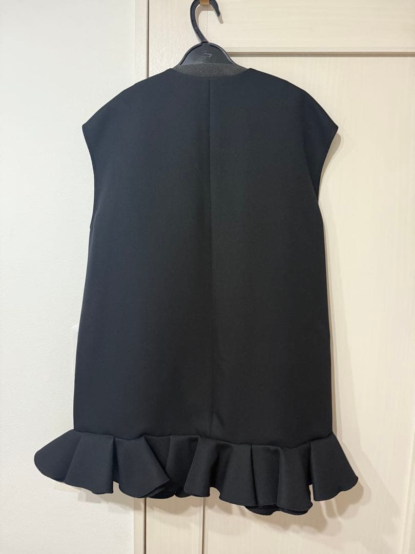 今期 新品 LE PHIL ルフィル トリプルクロスペプラムジレ ブラック