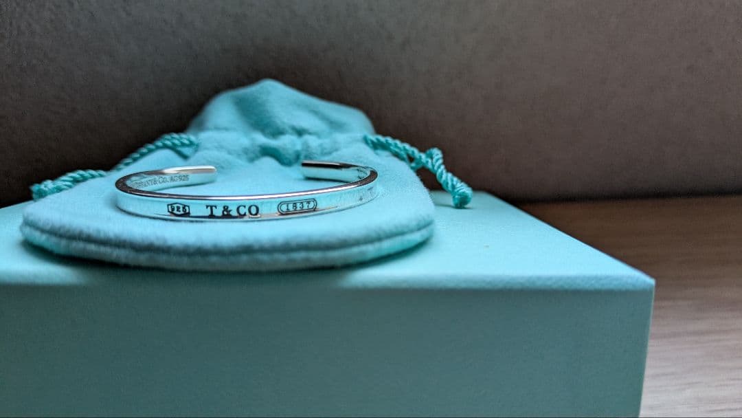 ティファニーTiffany & Co. ナロー バングル