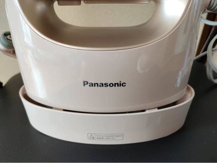超美品　2019年Panasonic 衣類スチーマー  NI-CFS750