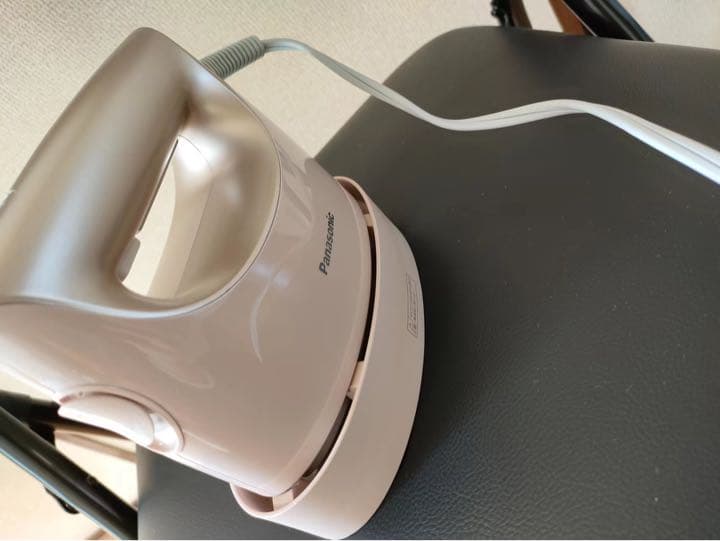 超美品　2019年Panasonic 衣類スチーマー  NI-CFS750