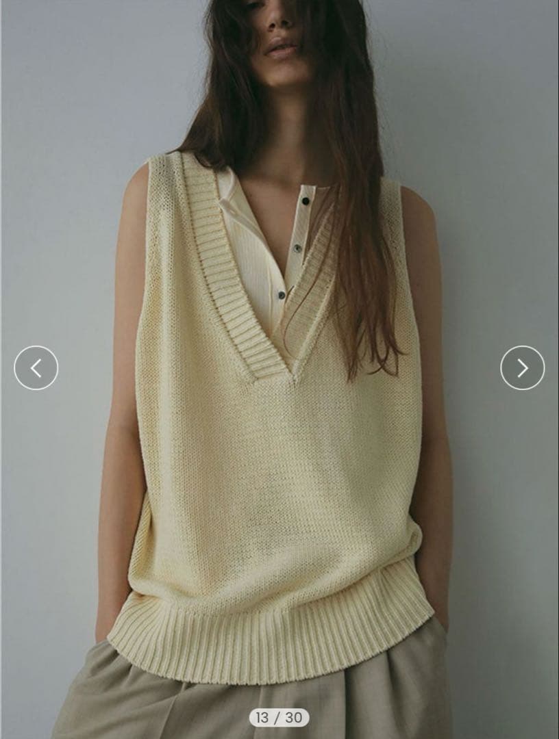 Ｖネックスリーブレスニットプルオーバー　イエロー