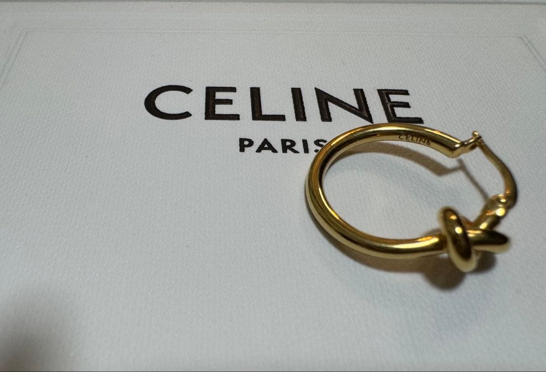【片方のみ】CELINE ノット スモールフープ ピアス　ゴールド