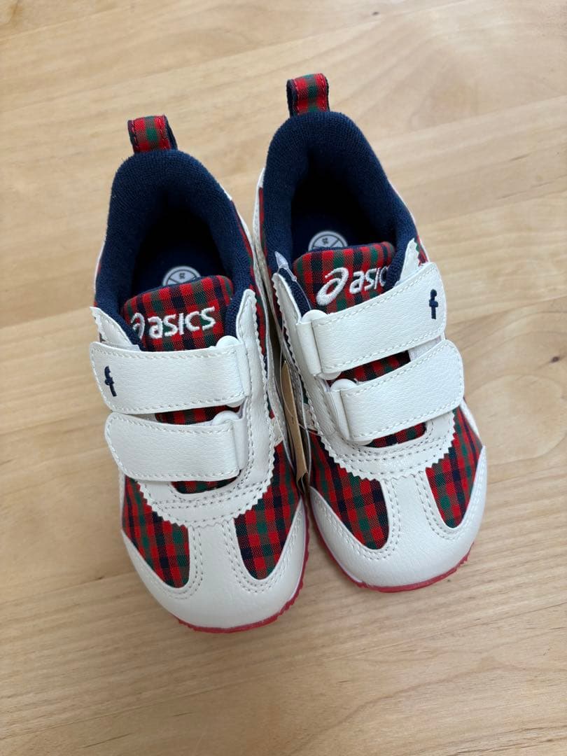 familiar アシックス　スニーカー