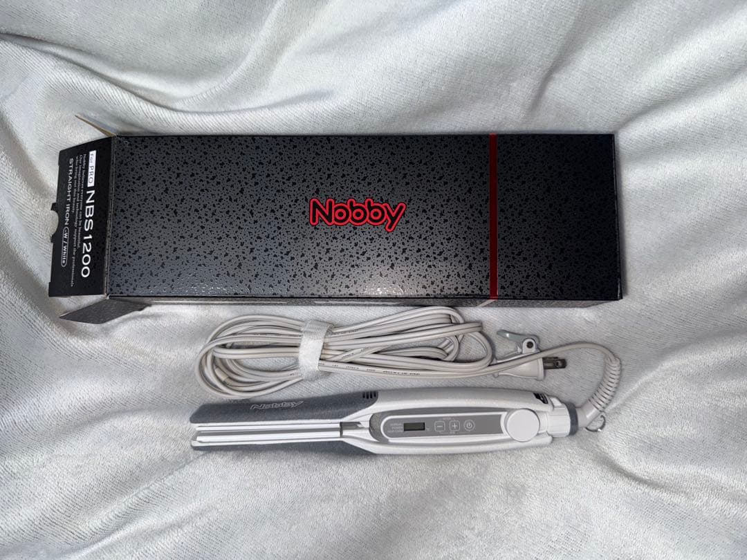 Nobby NBS1200 限定色ホワイト　ストレートヘアアイロン