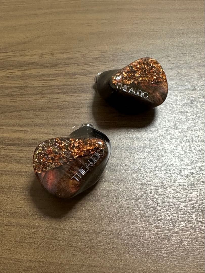 THIEAUDIO V16 DIVINITY （美品　保証期間内）