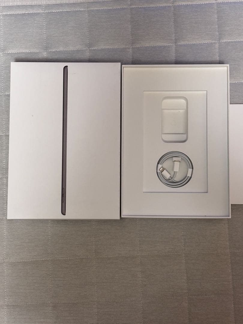 Apple iPad 第8世代　スペースグレー