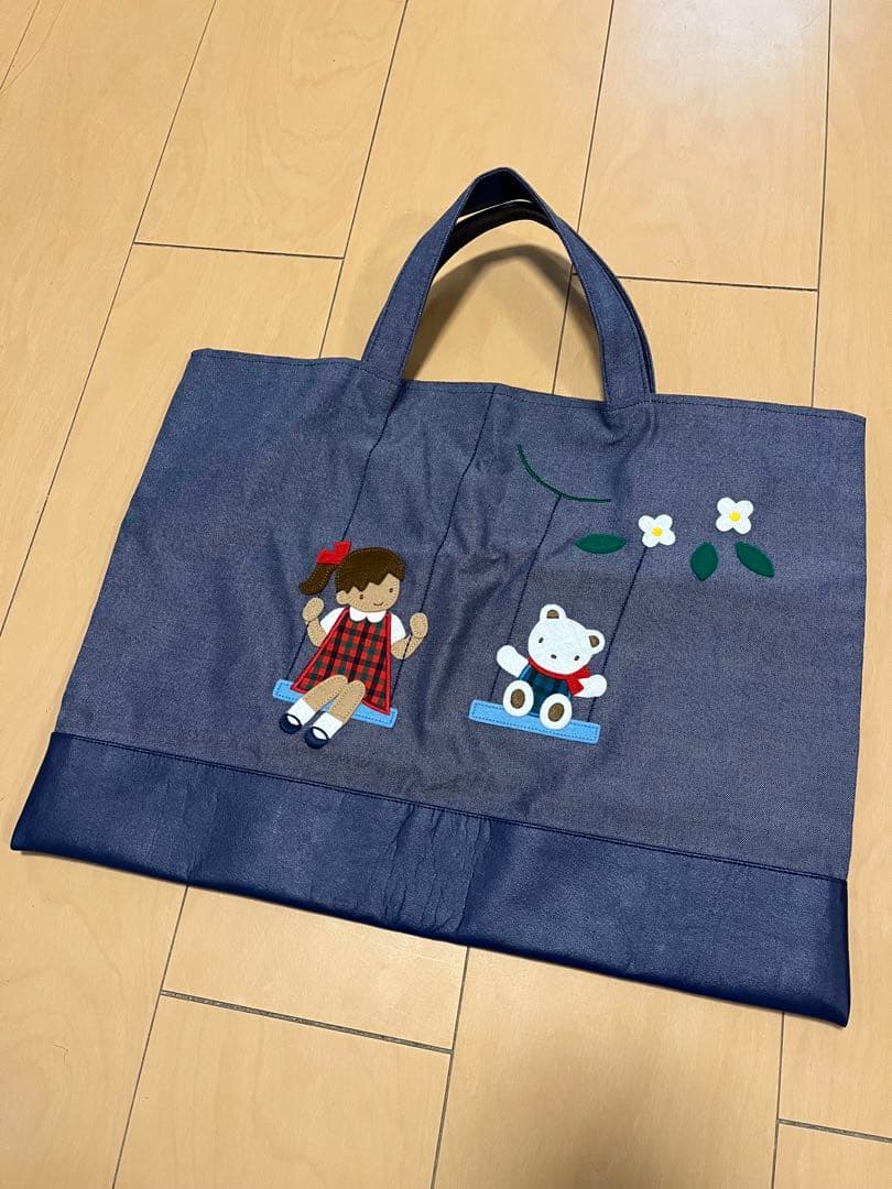 美品　ファミリア　デニムバッグ　女の子　ブランコ　くま