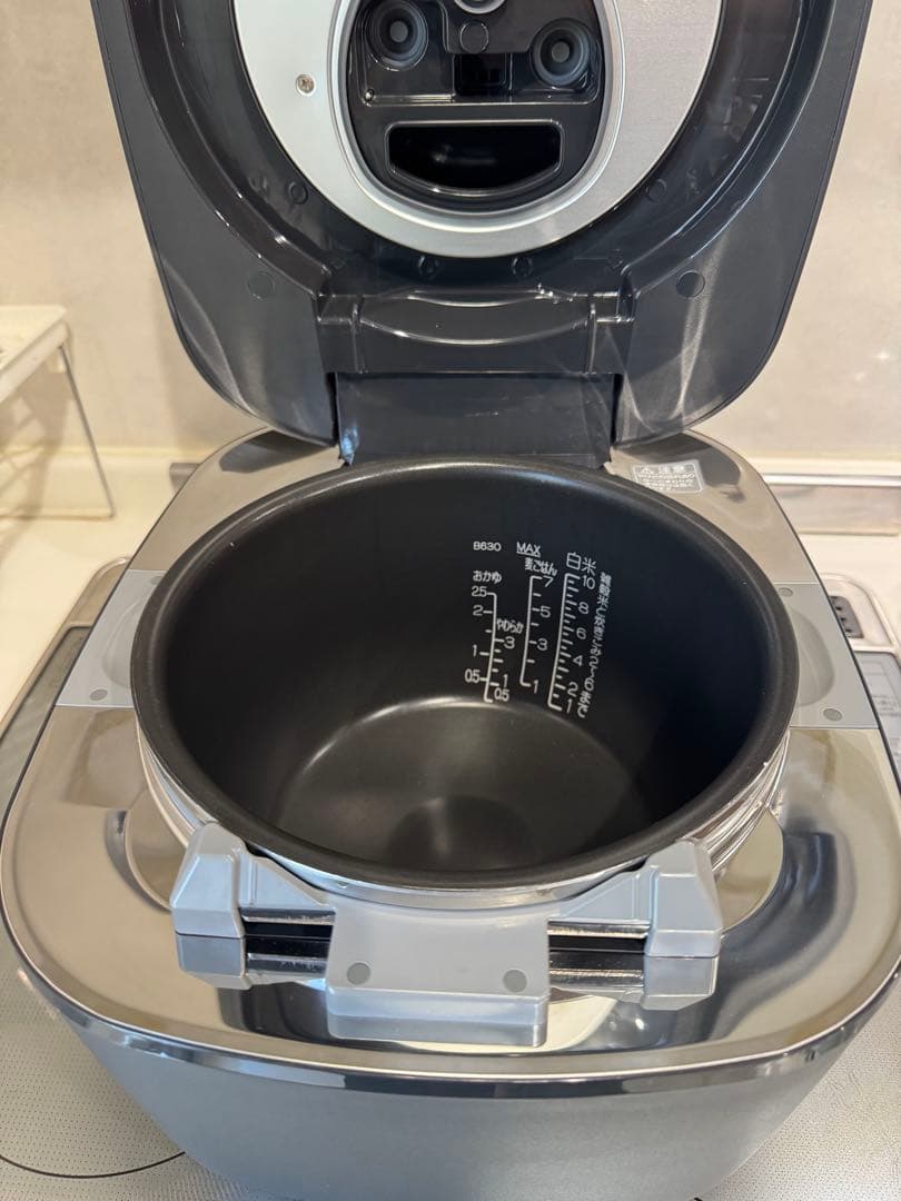 象印 炊飯器 1升 炎舞炊き 圧力IHタイプ NW-FB18 1ヶ月使用