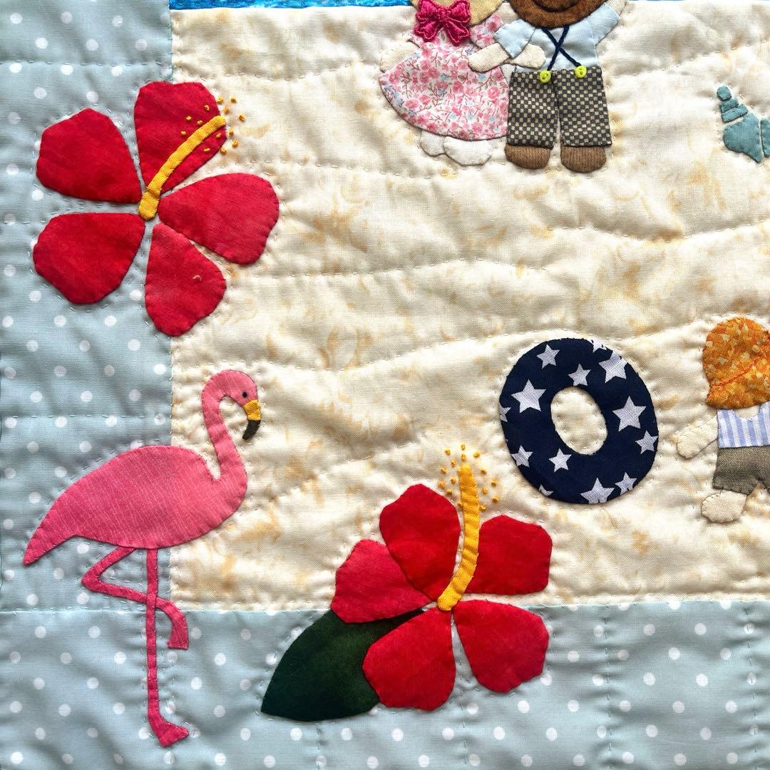 パッチワークタペストリー　ハンドメイドキルト