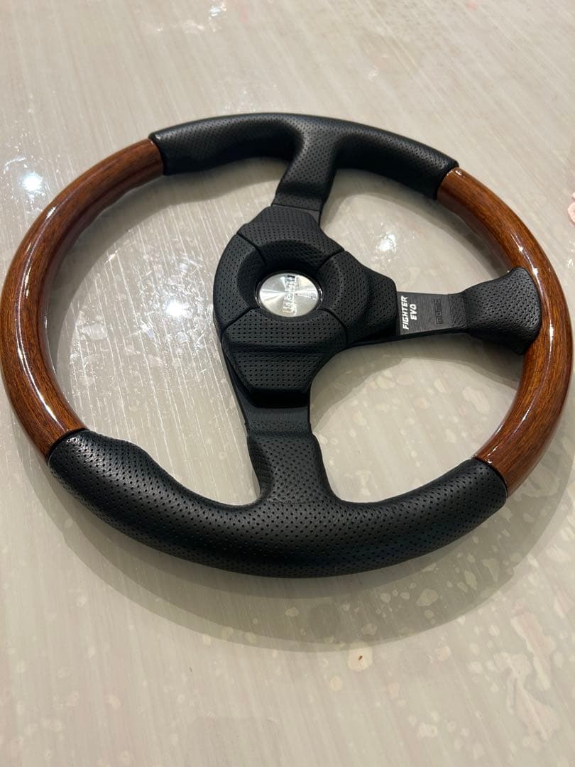 momo FIGHTER EVOステアリングホイール ハンドル ウッドコンビ