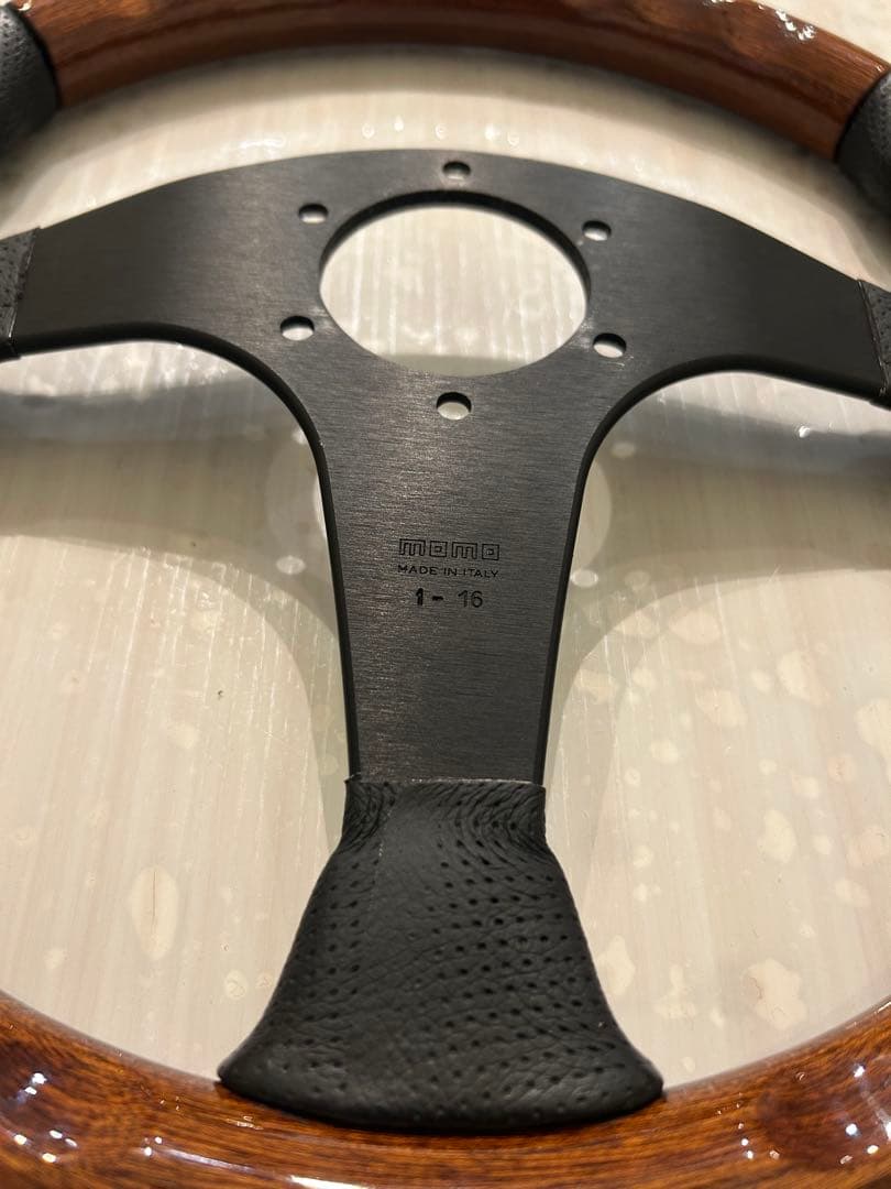 momo FIGHTER EVOステアリングホイール ハンドル ウッドコンビ