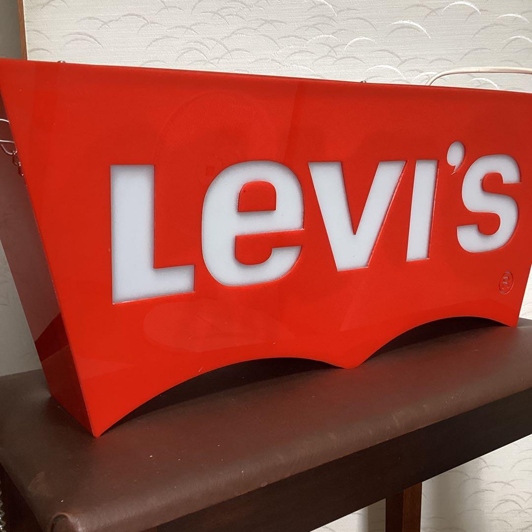 Levi's 電飾看板
