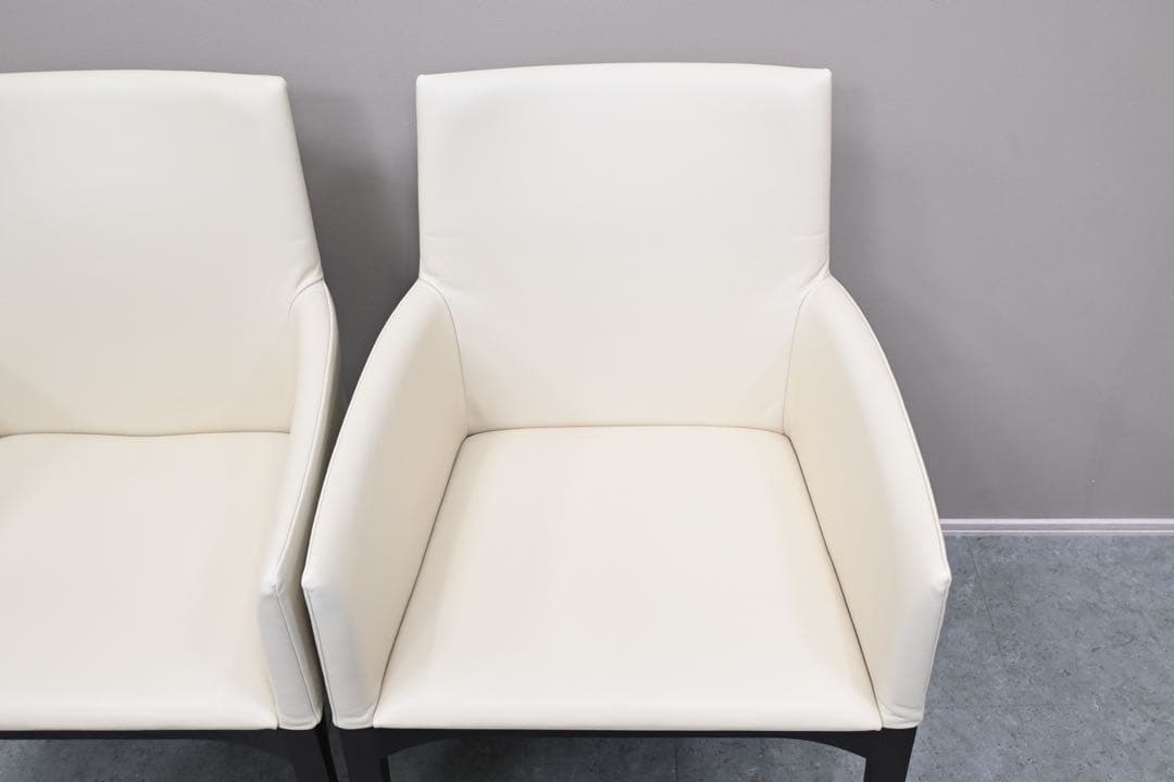 【展示極美品】 cassina カッシーナ LINE アームチェア 2脚セット