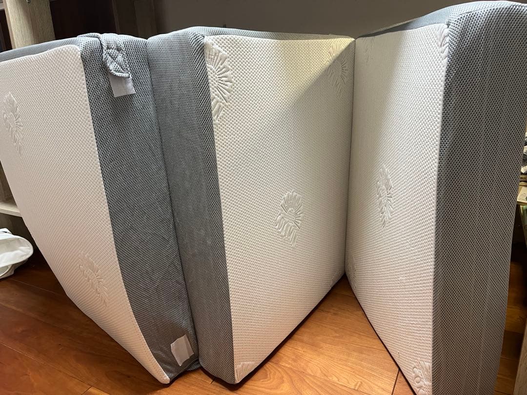 定価の半額【ほぼ新品】GOKUMIN マットレス セミシングル