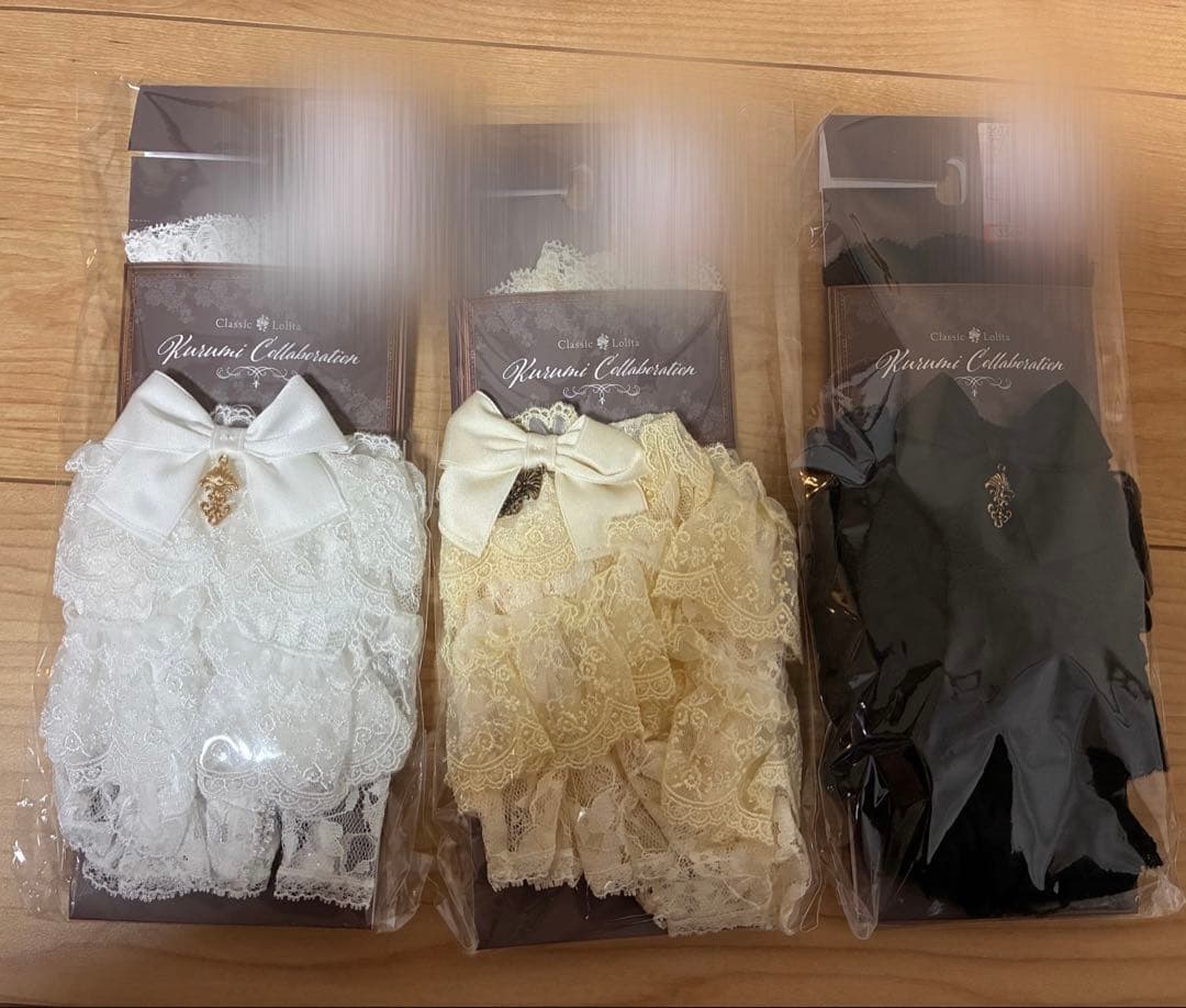 しまむら レースグローブ クラロリ くる実 コラボ　アームカバー　黒 白 生成り