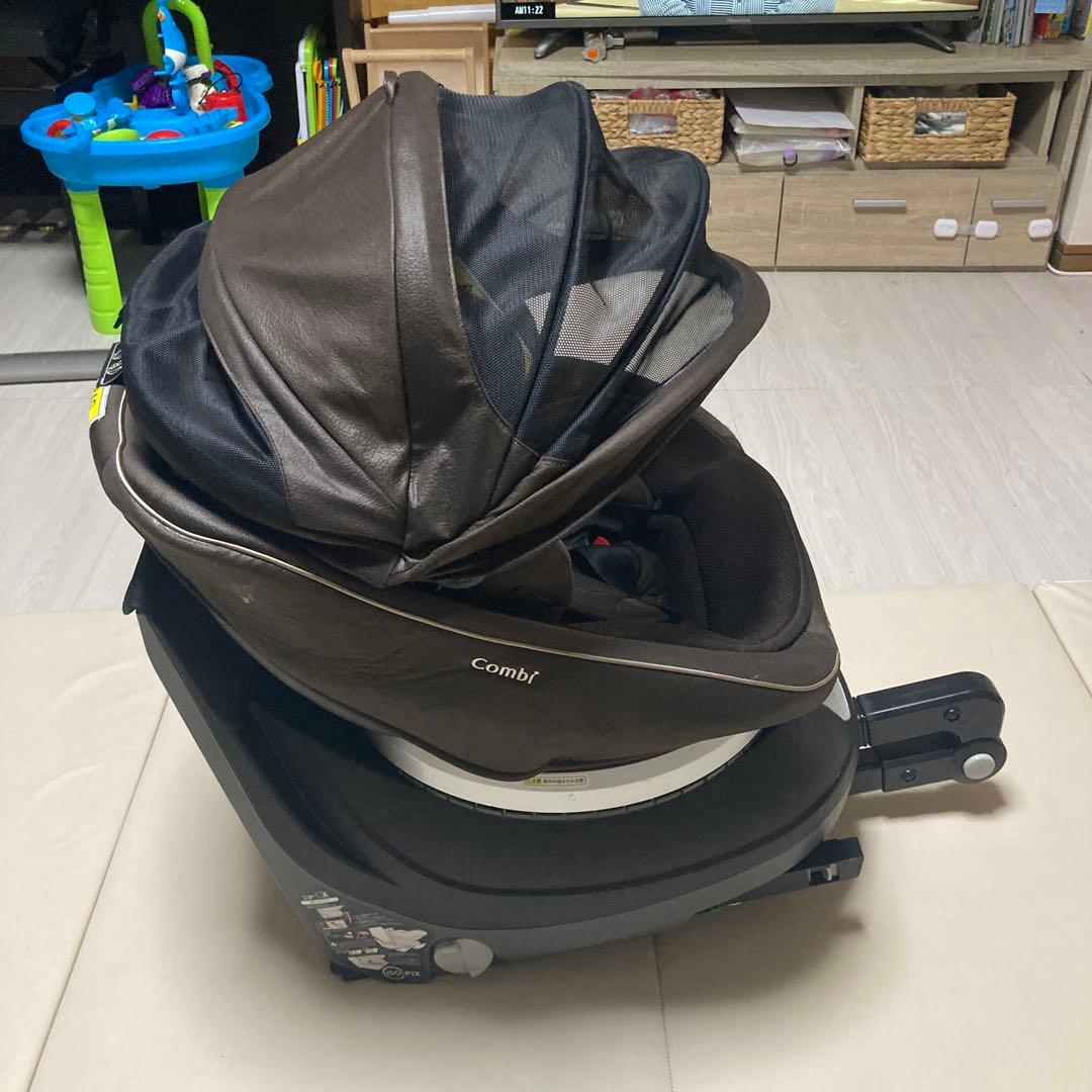 Combi 車用チャイルドシート ブラウン