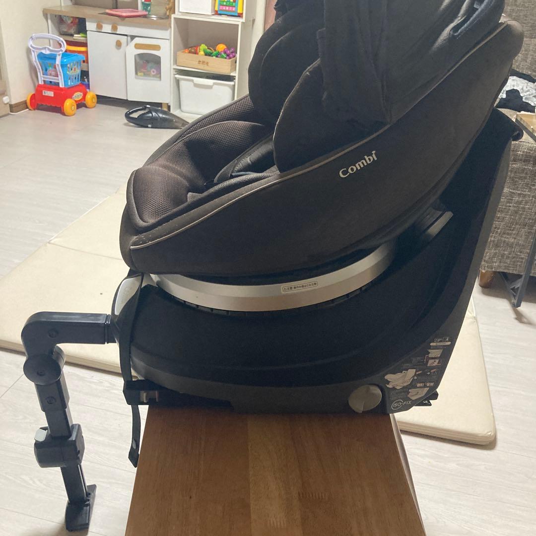 Combi 車用チャイルドシート ブラウン