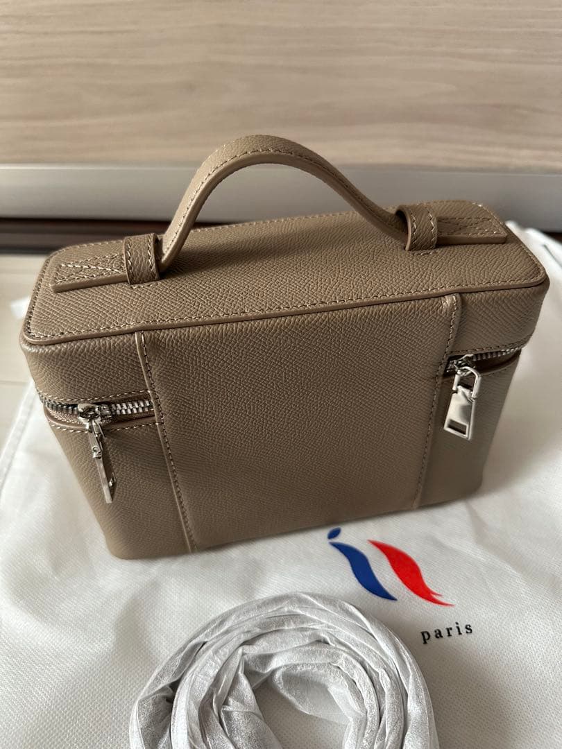 qbag pari 本革バニティバッグ