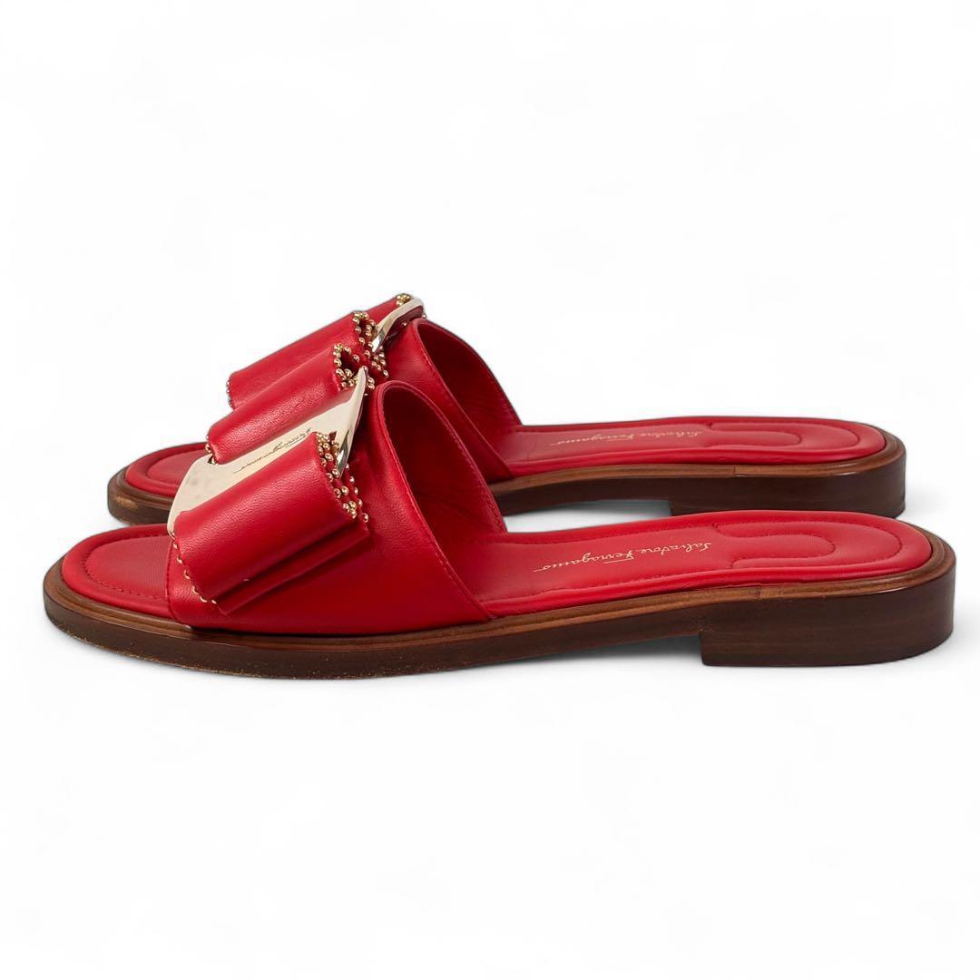 サルヴァトーレフェラガモ 7D 24.5 レザー ヴァラ ビッグリボン レッド