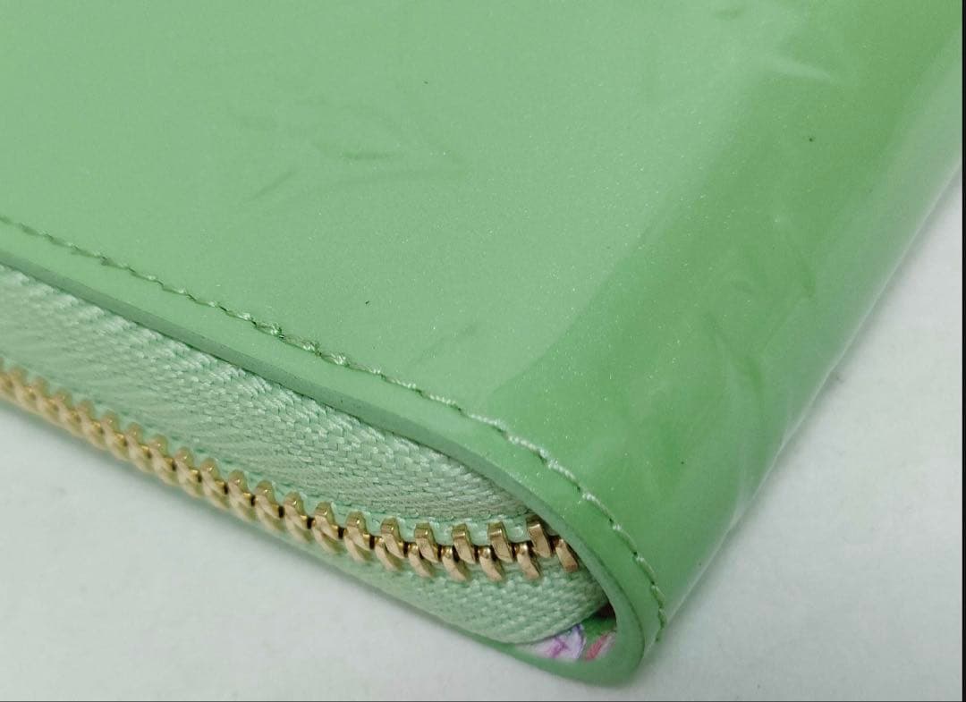 ヴィトン ジッピーウォレット ラウンド長財布 グリーン系 M82065