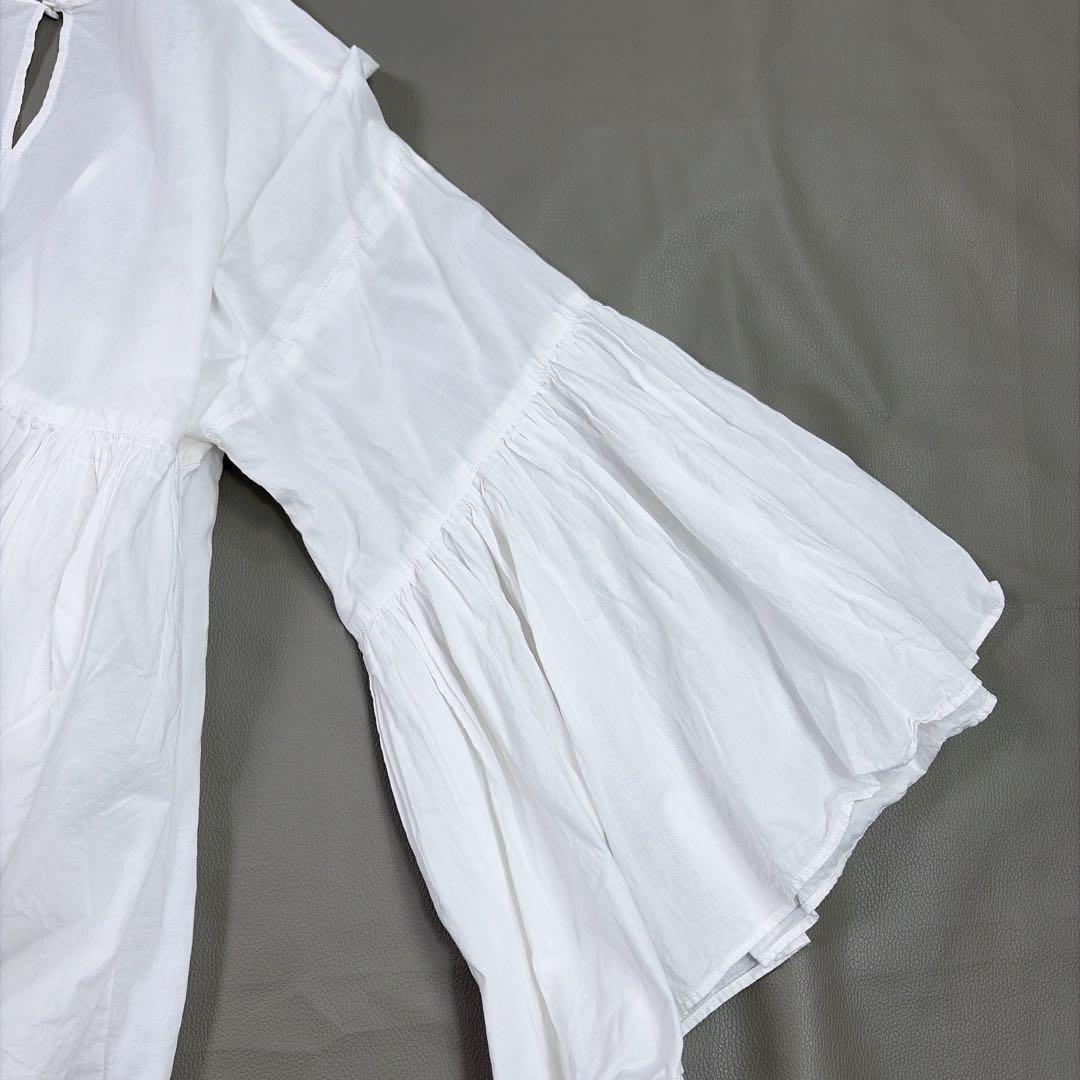 ウィムガゼット THE PAUSE ギャザーフレア Vネック ブラウス ホワイト