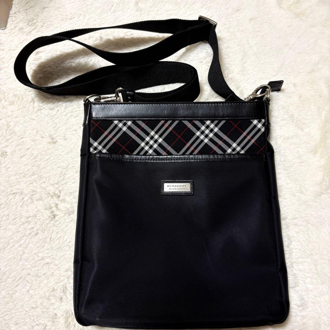 m*i様 バーバリーブラックレーベル　ナイロンショルダー　サコッシュ　ブラックノ