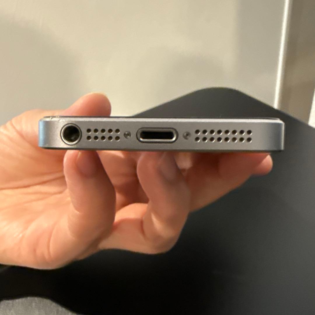 iPhone SE 第1世代 スペースグレイ 64GB SIMフリー