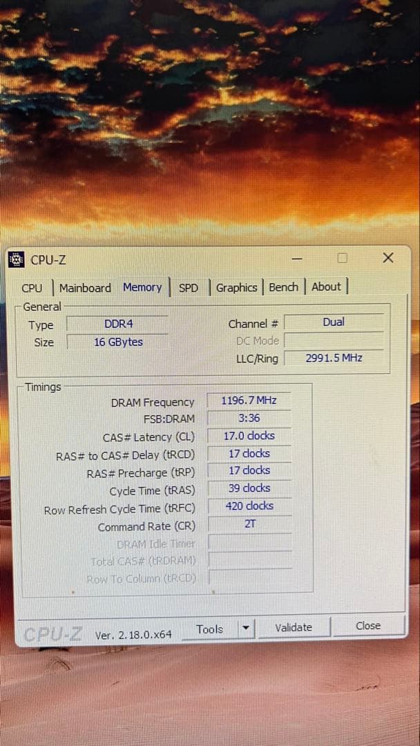 HP Pavilion デスクトップPC ホワイト/ブラック