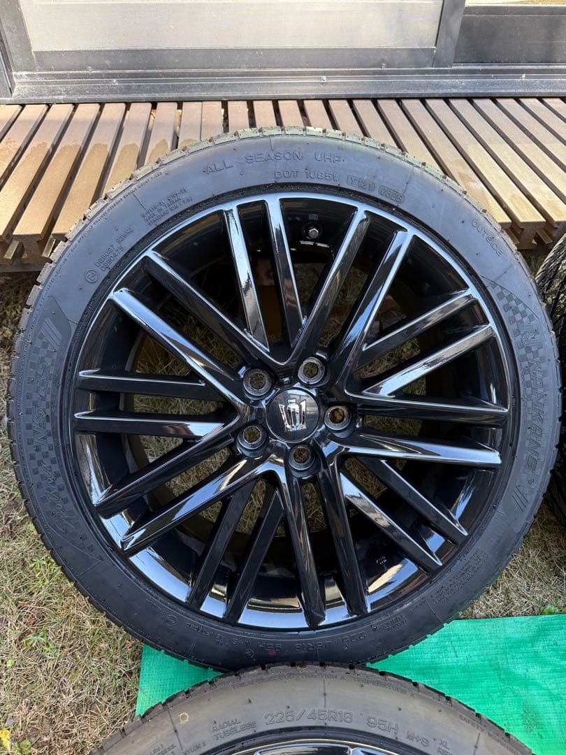 210系クラウンアスリート18インチ 225/45R18 2025年製