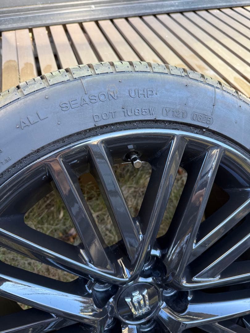 210系クラウンアスリート18インチ 225/45R18 2025年製