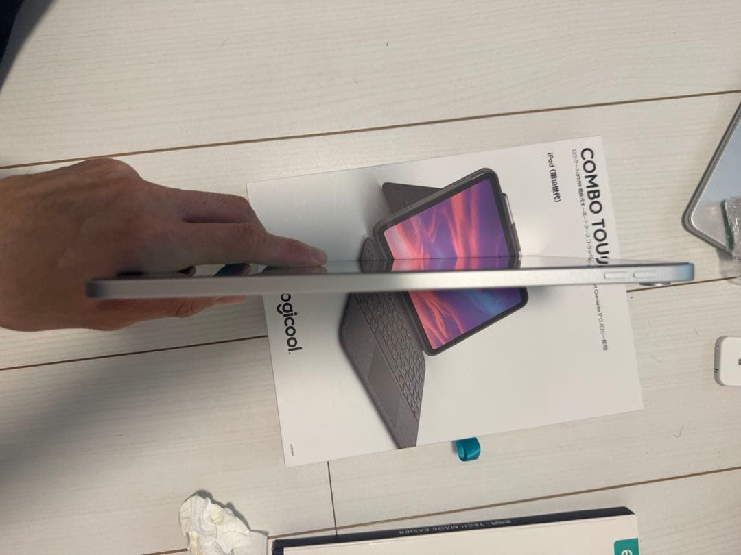 iPad Wi-Fi第10世代64GB,Combo Touch for iPad