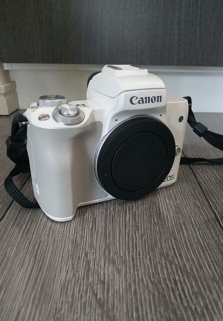 Canon EOS KISS M Wレンズキット WH