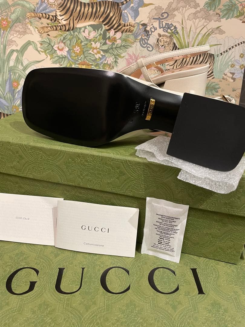 グッチ　新品未使用　正規品　23 サンダル白　36＋　結婚式パーティーに