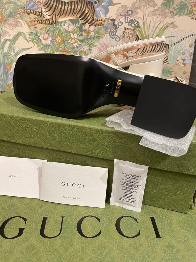 グッチ　新品未使用　正規品　23 サンダル白　36＋　結婚式パーティーに