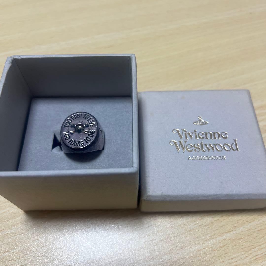 Vivienne Westwood リング