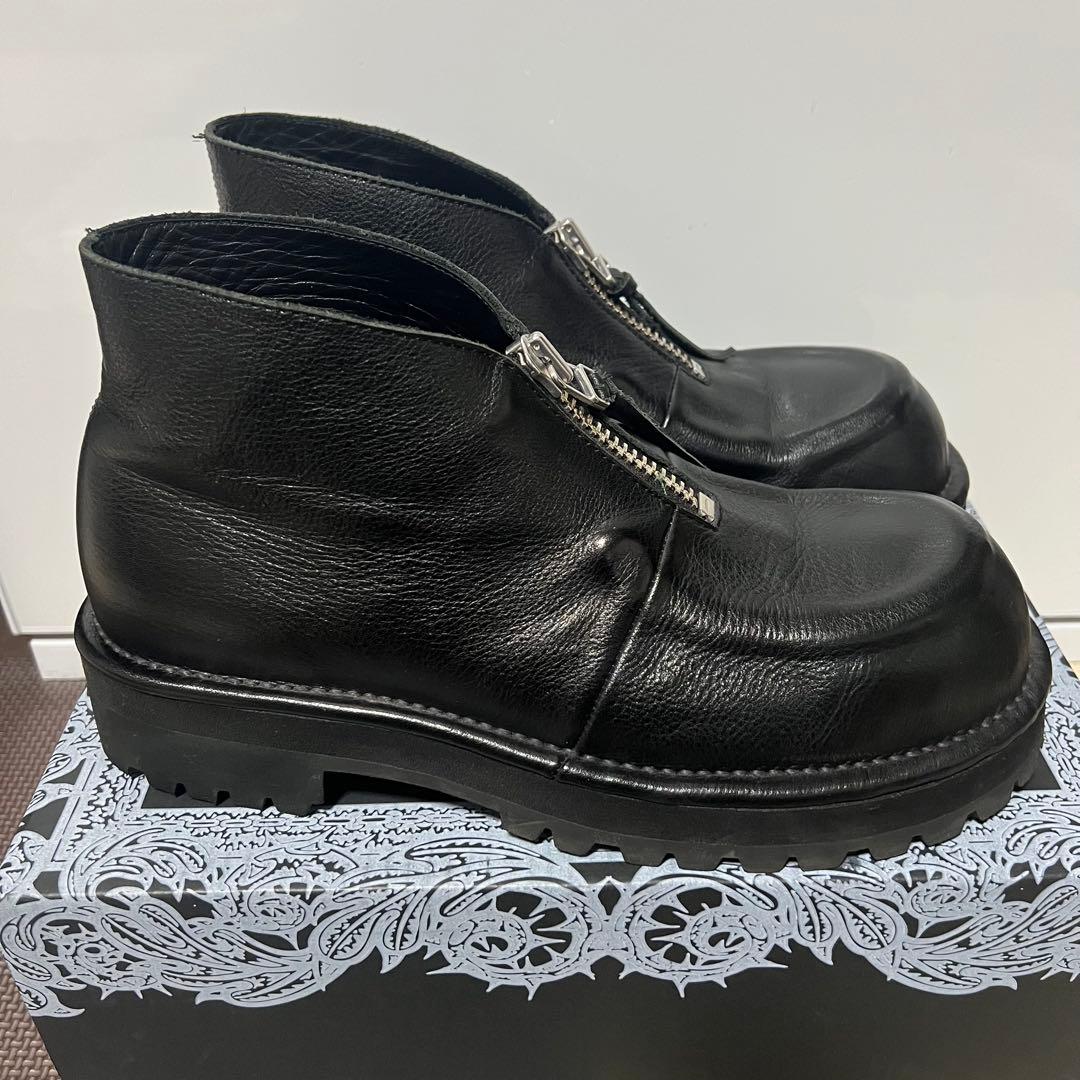 INVISIBLE MOCCA フロントジップブーツ