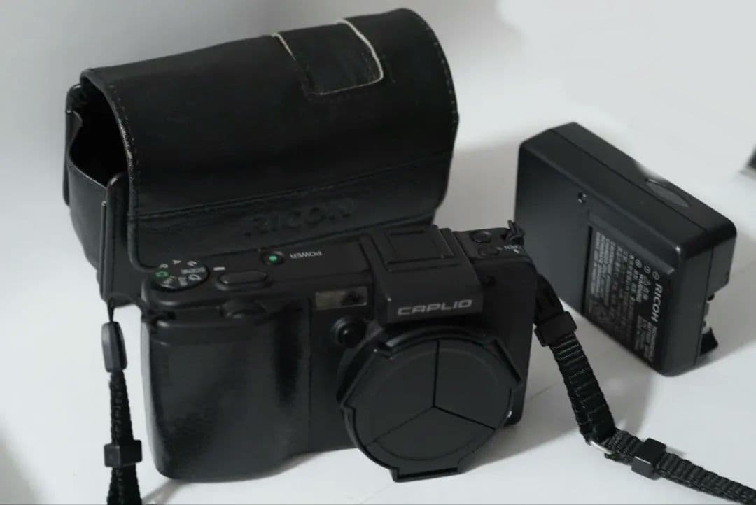 【良品】RICOH Caplio GX100 リコー　コンパクトデジタルカメラ