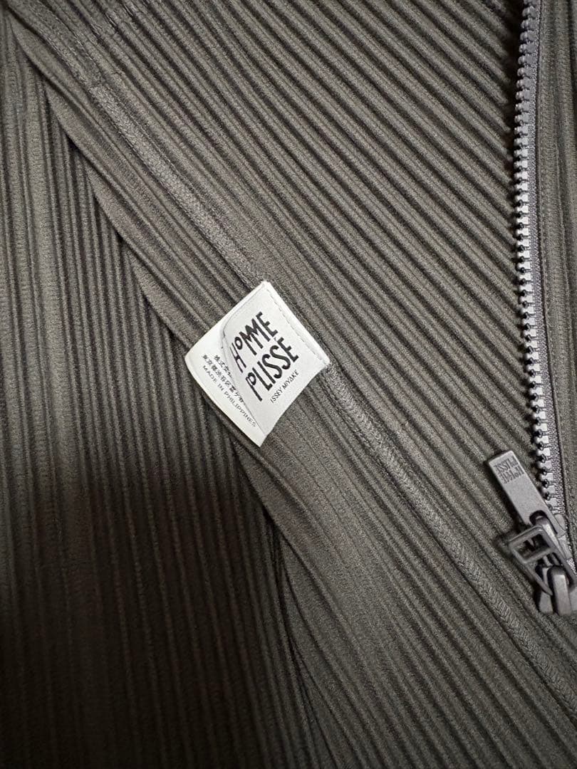 HOMME PLISSÉ ベスト
