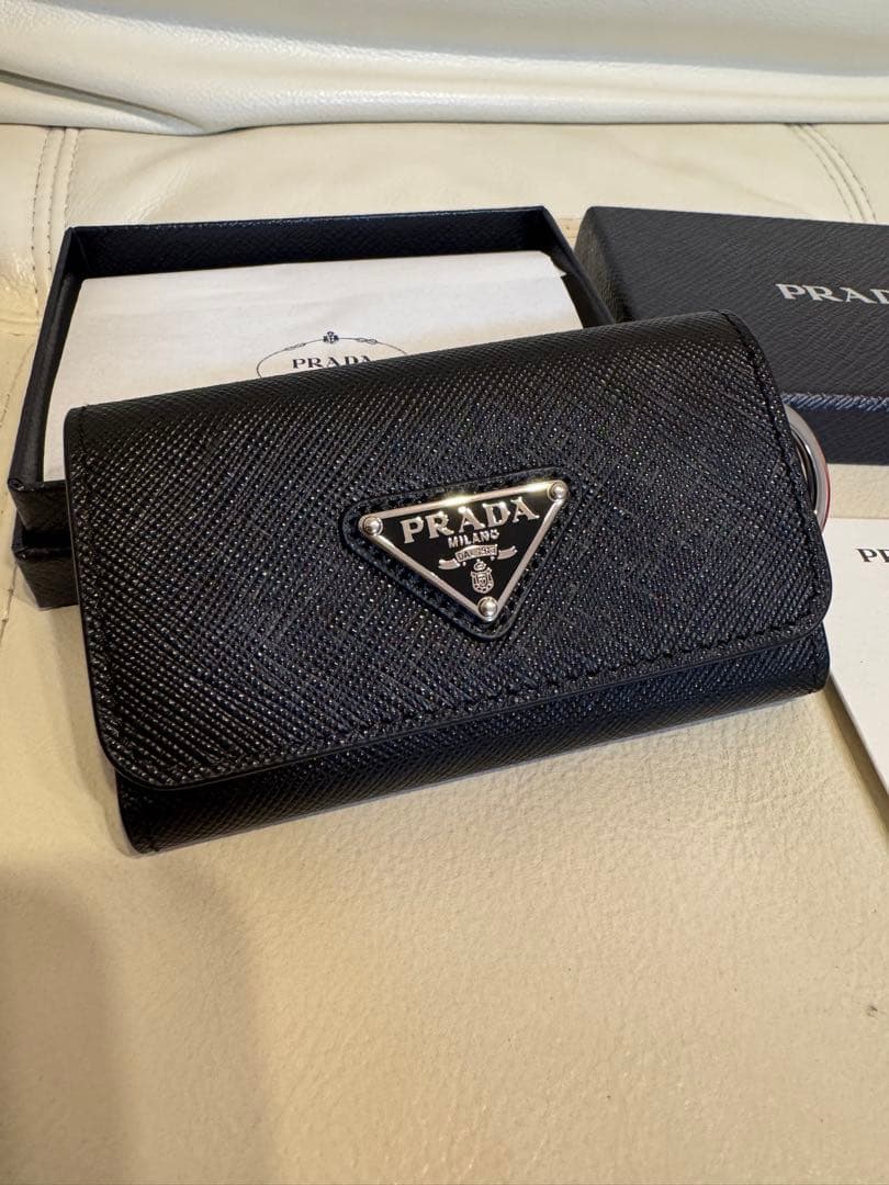 非売品✴︎新品✴︎PRADA サフィアーノレザー キーケース　PG004