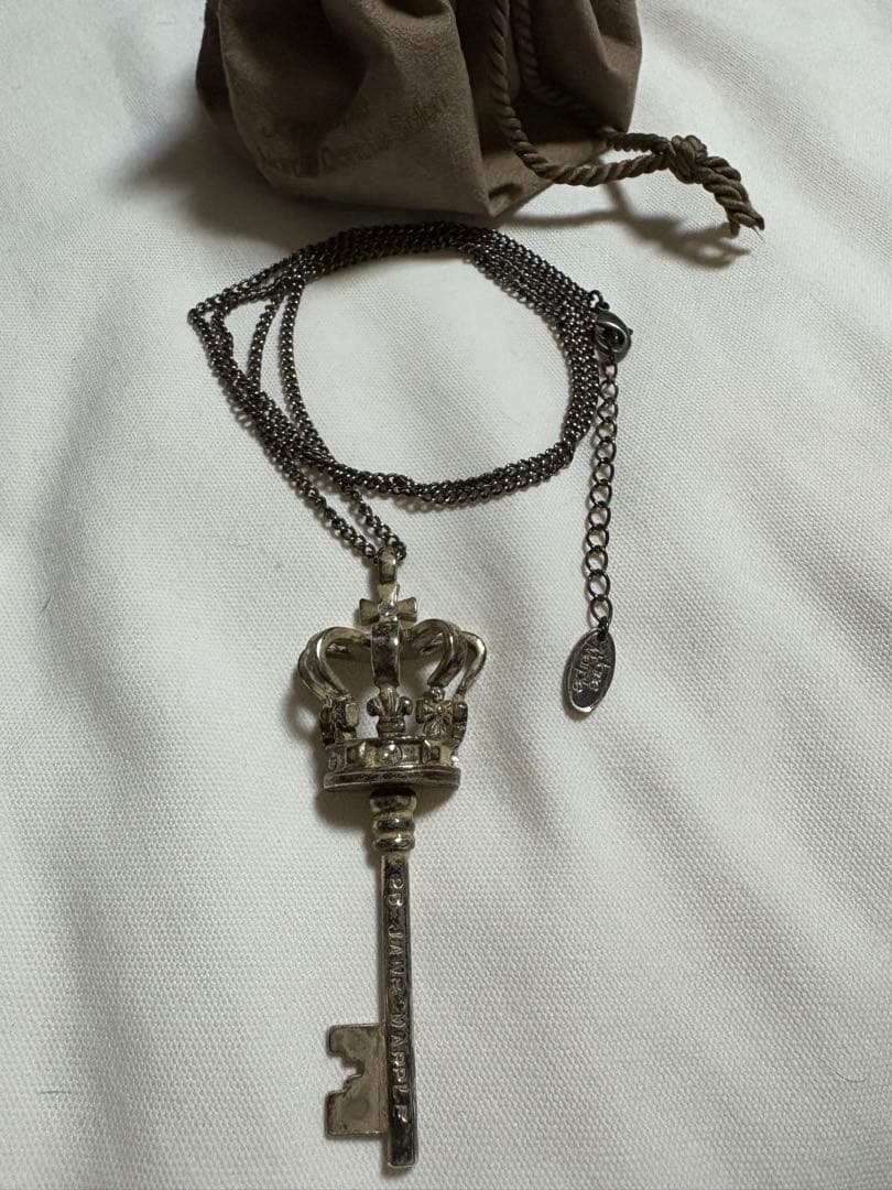 ジェーンマープル 鍵王冠ネックレス
