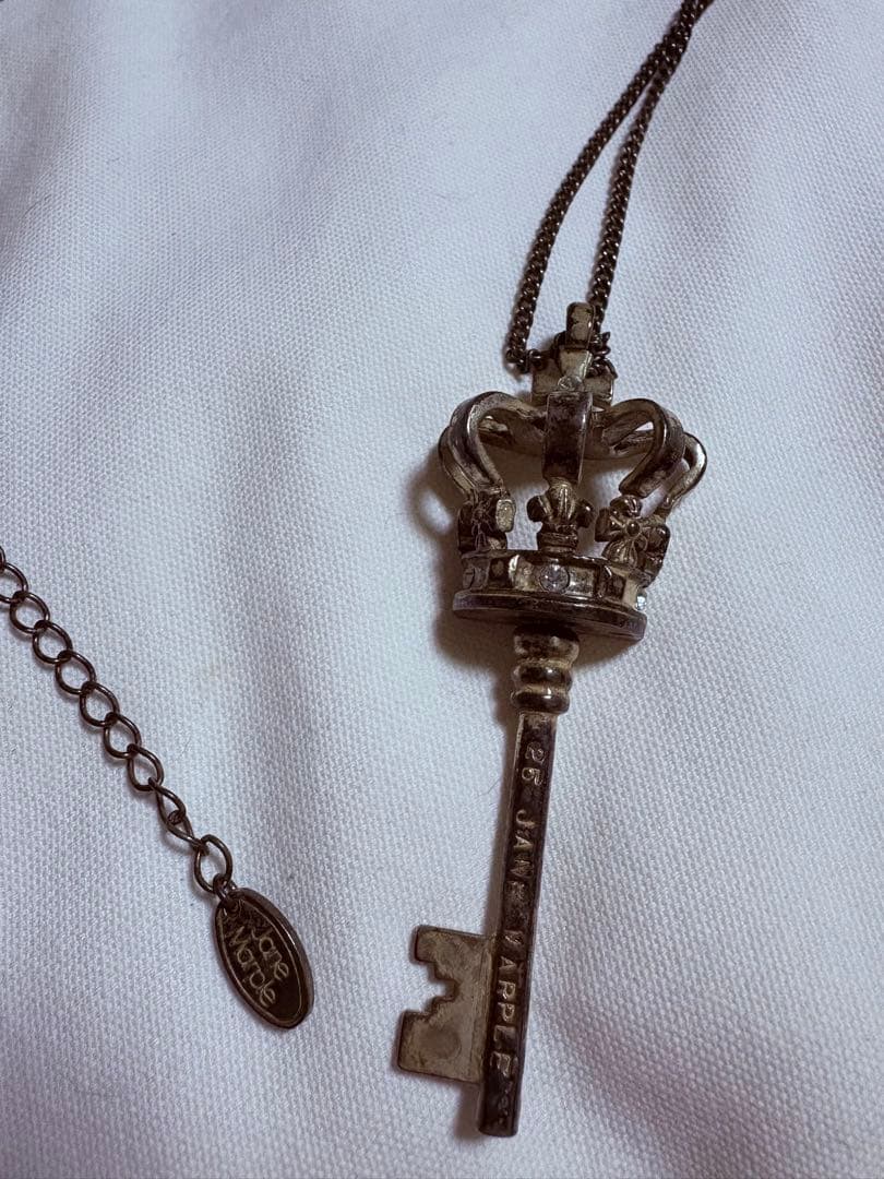 ジェーンマープル 鍵王冠ネックレス