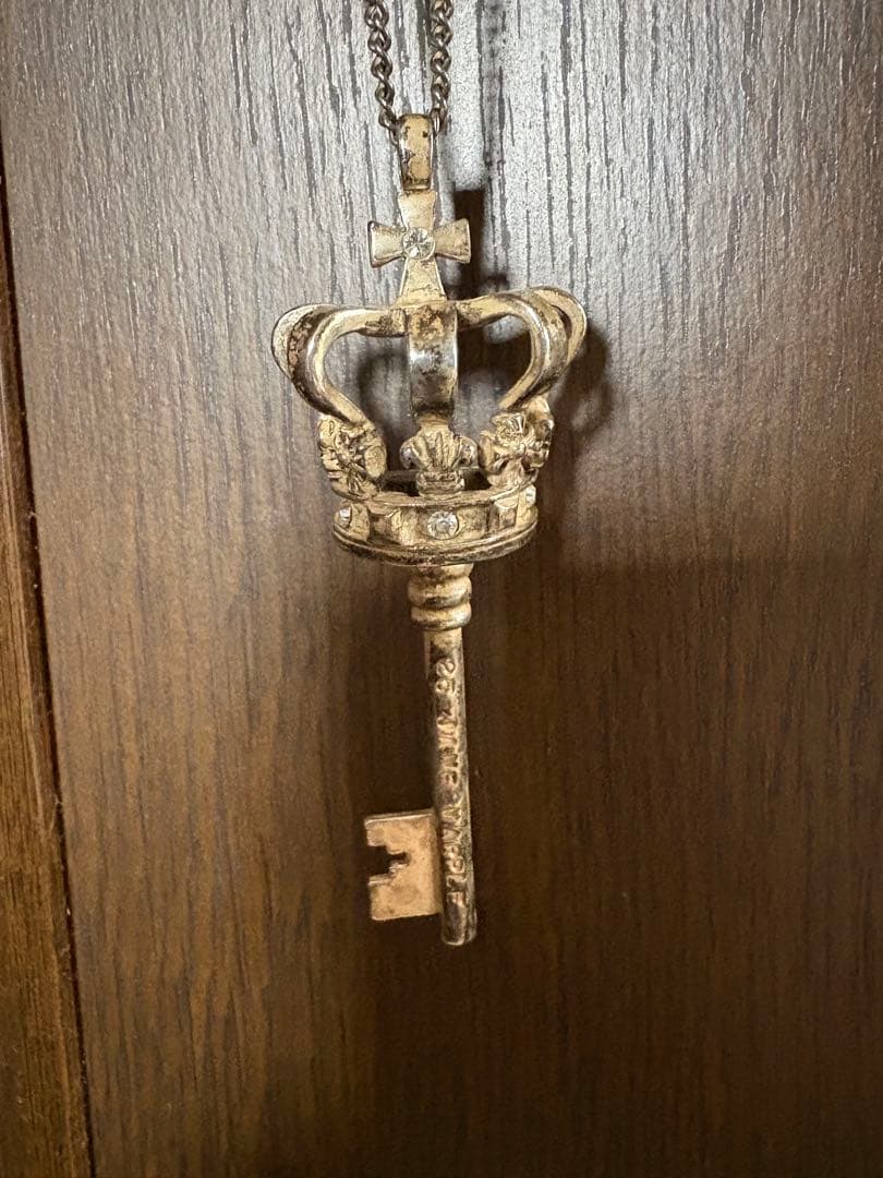 ジェーンマープル 鍵王冠ネックレス