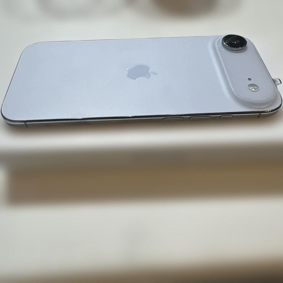 【美品】Apple iPhone Air スカイブルー 本体 充電ケーブル箱あり