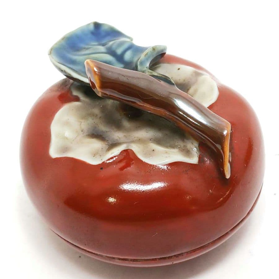 Y3117-2 酒井田柿右衛門 染錦柿形 香合 角福印 箱　の