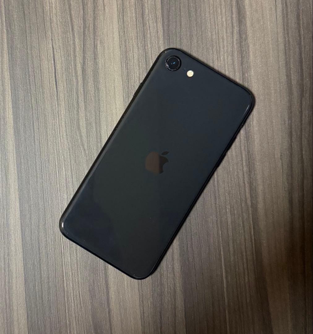 Apple iPhone SE 第3世代 アップル 64GB BLACK 黒