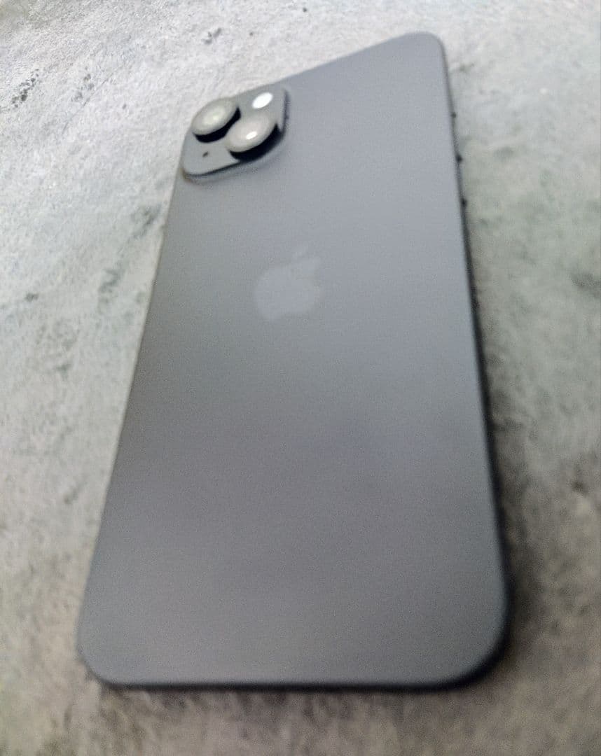 SHiiiiiRA iPhone 15 Plus 128GBブラック