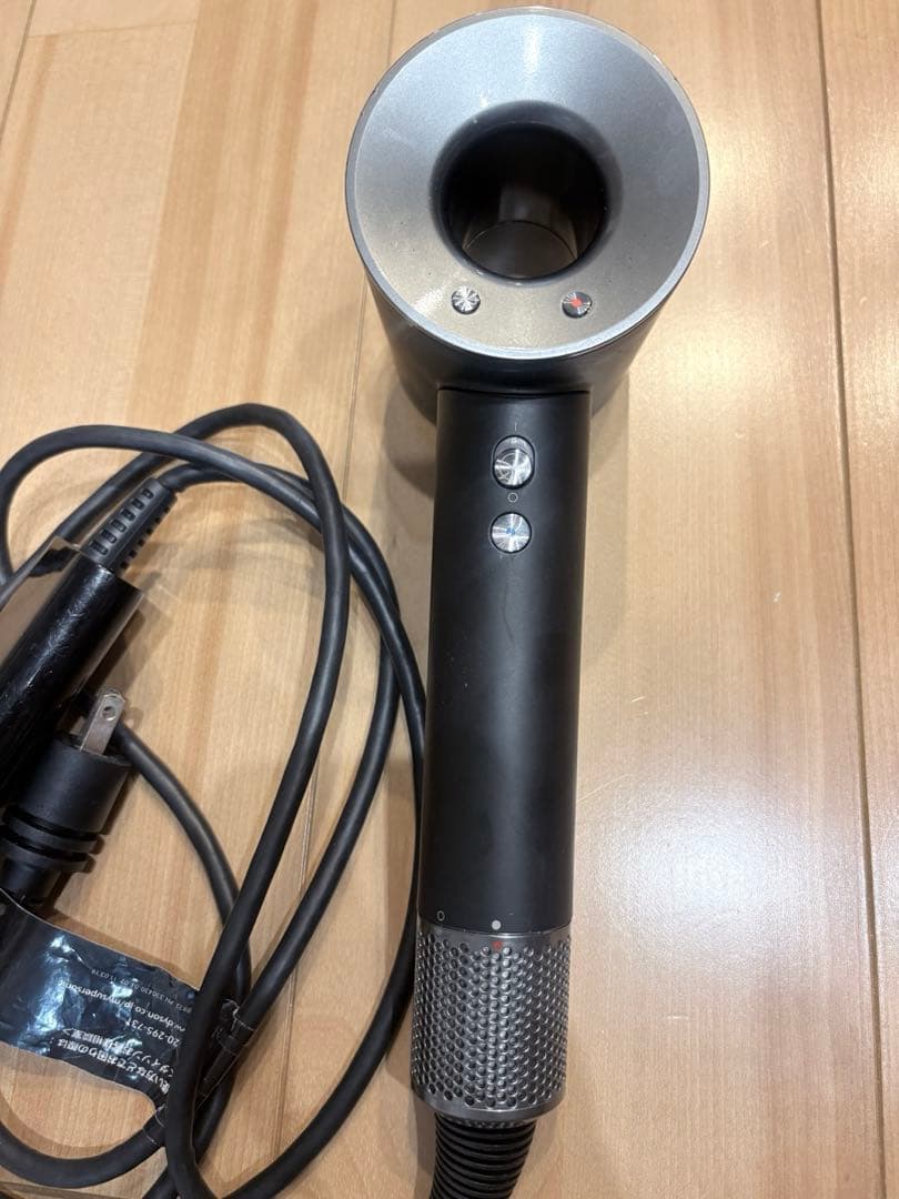 dyson ダイソン　ヘアドライヤー　ブラック　ニッケル