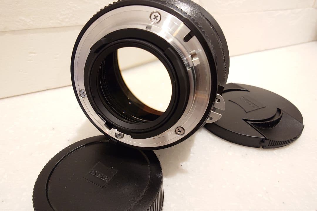 【新品同様】カール ツァイス Planar 85mm F1.4 ZF 単焦点